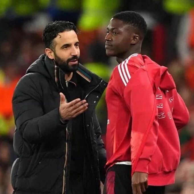 IusAt, 将其租借到, 他替补出场